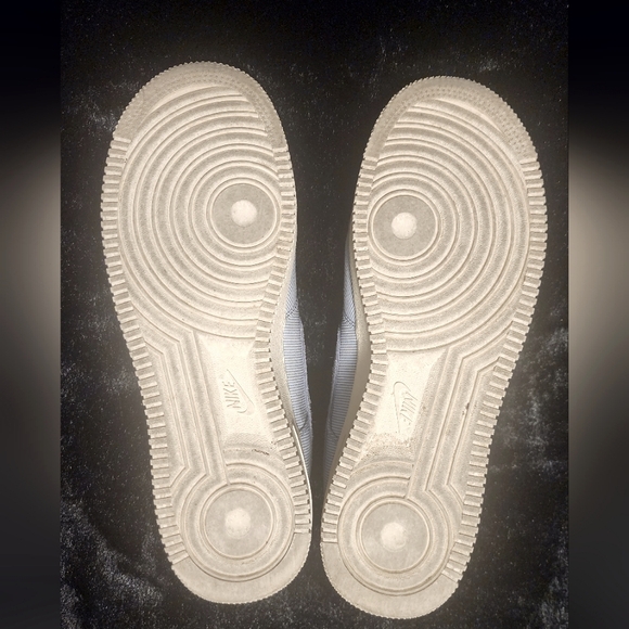 Nike - Picture 9 of 11